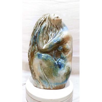 陶瓷雕塑《沐浴》高度38厘米，直径26厘米